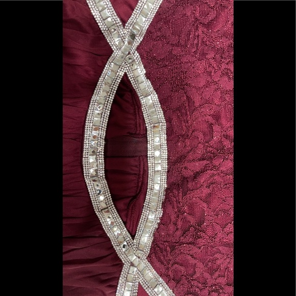 Women’s Formal Dress Size 16 Speechless Embellished Infinity-Waist Gown Halter - Picture 6 of 6